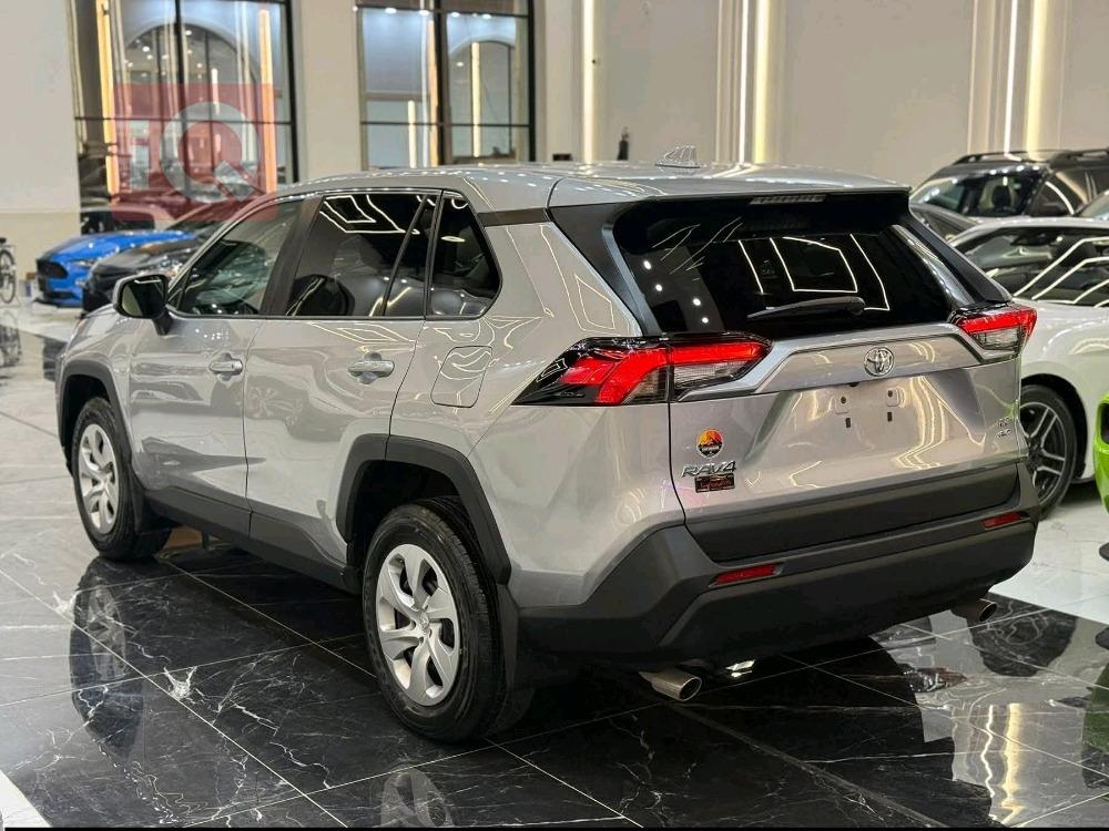 تۆیۆتا ڕاڤ 4